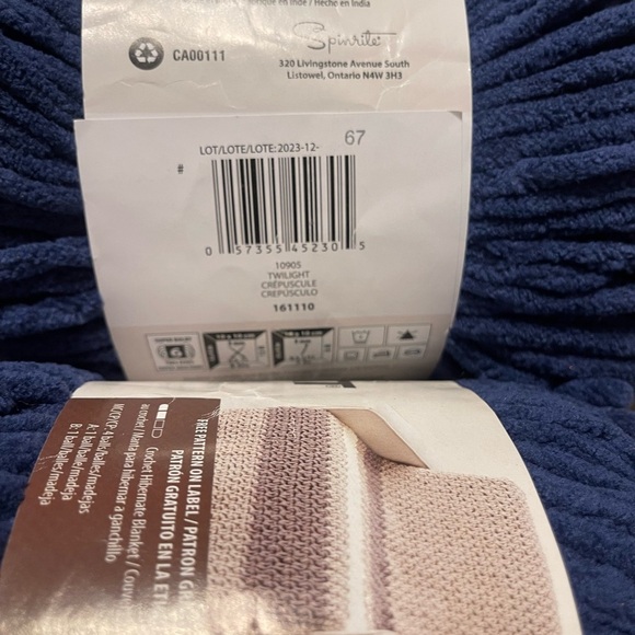 2 Skeins Bernat Blanket Super Bulky Wt Yarn Color Twilight Dye Lot 2023-12-67 - Picture 8 of 10